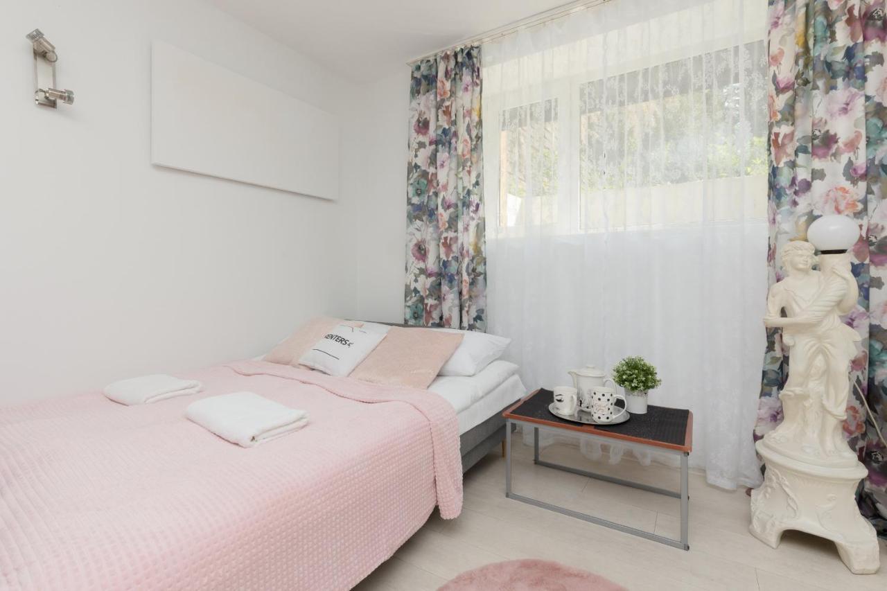 Affordable Underground Studio Near Pge Narodowy By Noclegi Renters วอร์ซอ ภายนอก รูปภาพ